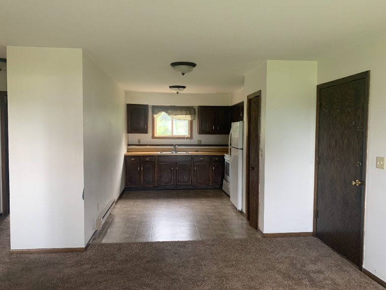 Primary Photo - 154 Viking Cir