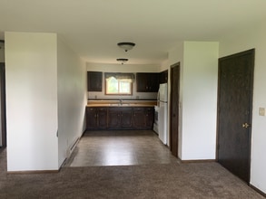Building Photo - 154 Viking Cir