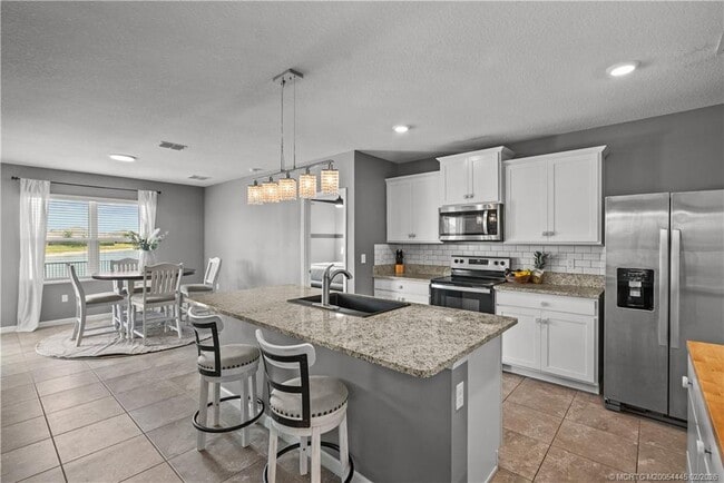 Building Photo - 10760 SW Cremona Way