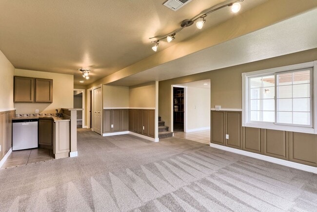 Building Photo - 4 Bedroom 3 Bath Ranch in Greeley
