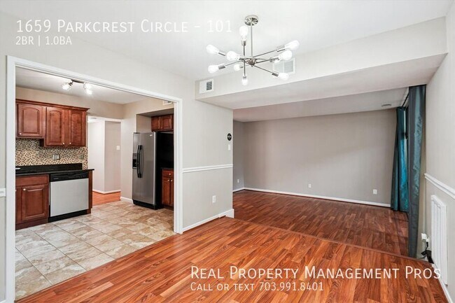Building Photo - 1659 Parkcrest Cir