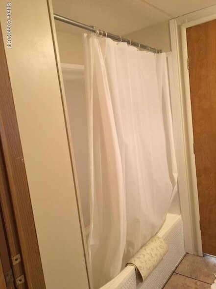 Building Photo - 1617 Ridge Dr