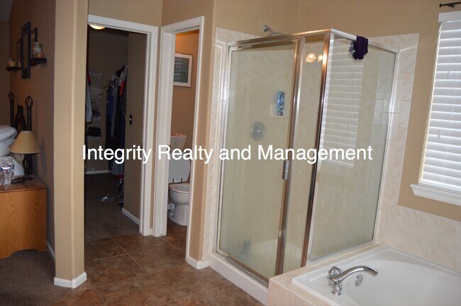 Building Photo - 10299 Willowbridge Ct