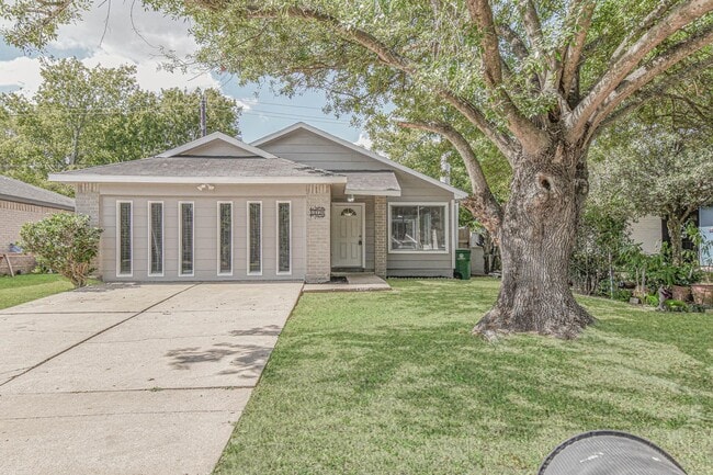 Building Photo - 13126 Townwood Dr