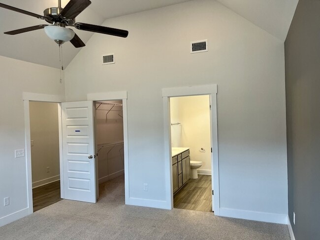 Building Photo - 2633 Unitas Dr