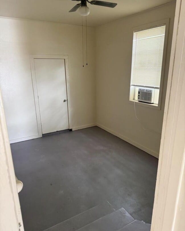 Building Photo - NA - "1039 St Charles St"