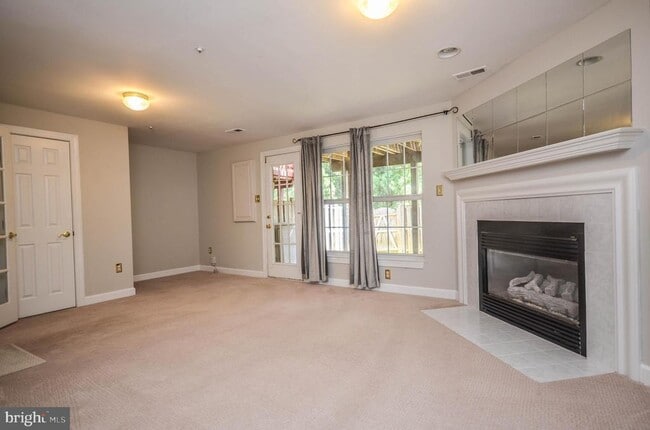 Building Photo - 13776 Lambertina Pl