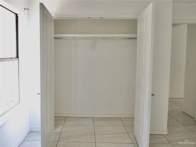 Building Photo - 15 W Harrison Ave