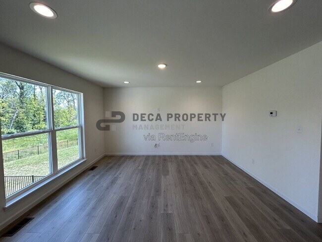 Building Photo - 16732 River Stone Dr