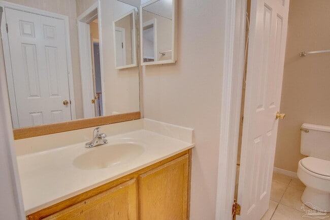 Building Photo - 3050 Belle Meade Dr