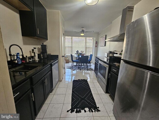 Building Photo - 511 Mt Lubentia W