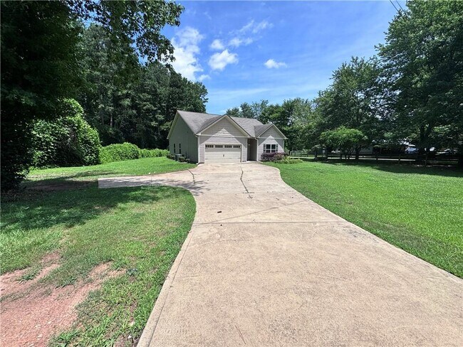 Building Photo - 2660 Dr Bramblett Rd