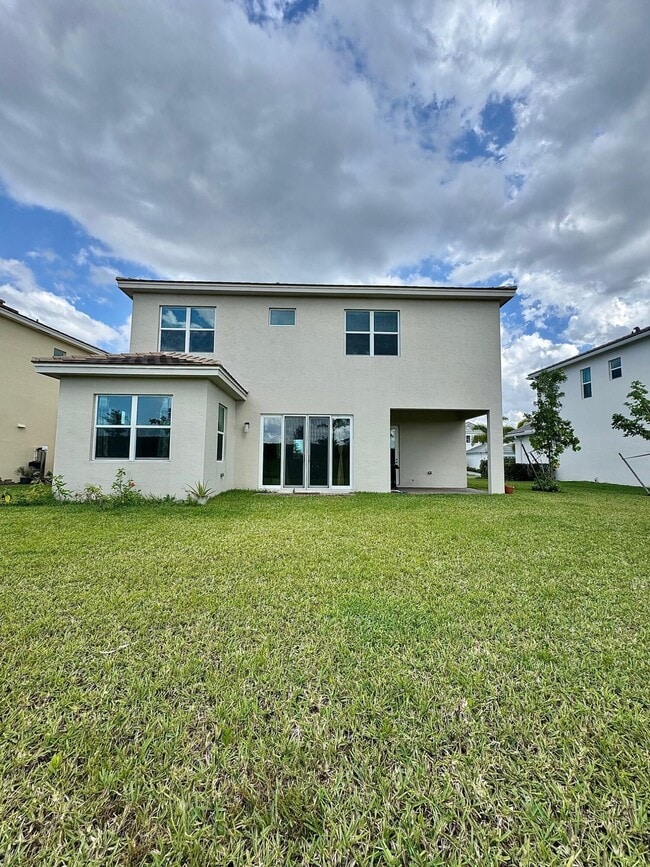 Building Photo - 5530 Macoon Wy
