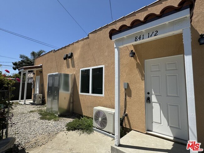 Building Photo - 841 W 64th St