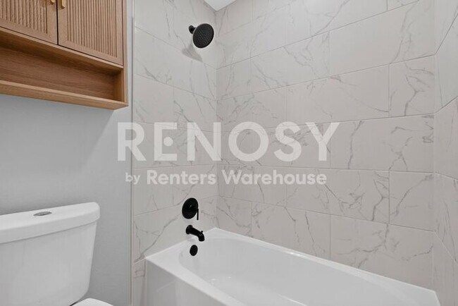 Building Photo - Completely Refreshed Arlington Home