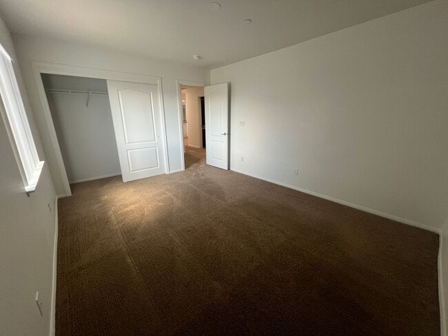 Building Photo - OVER 4000 SQ. FT. EXECUTIVE HOME IN GATED COMMUNITY