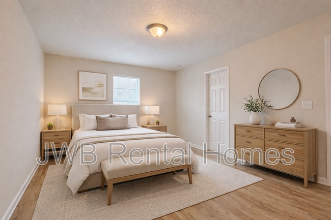 Building Photo - 681 Melba St