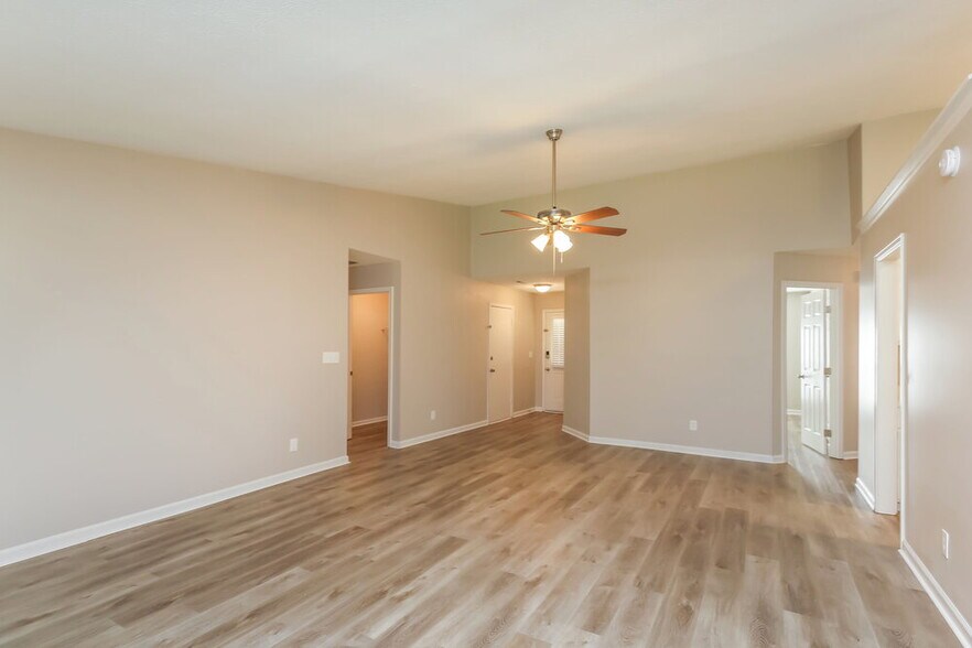 Building Photo - 1282 Bailing Dr