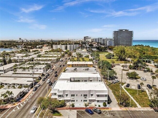 Building Photo - 8415 Harding Ave