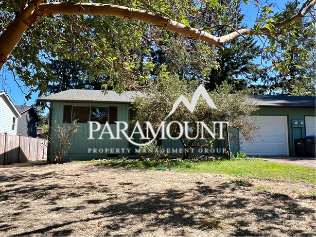 Building Photo - Charming 2-Bedroom Duplex with Garage!