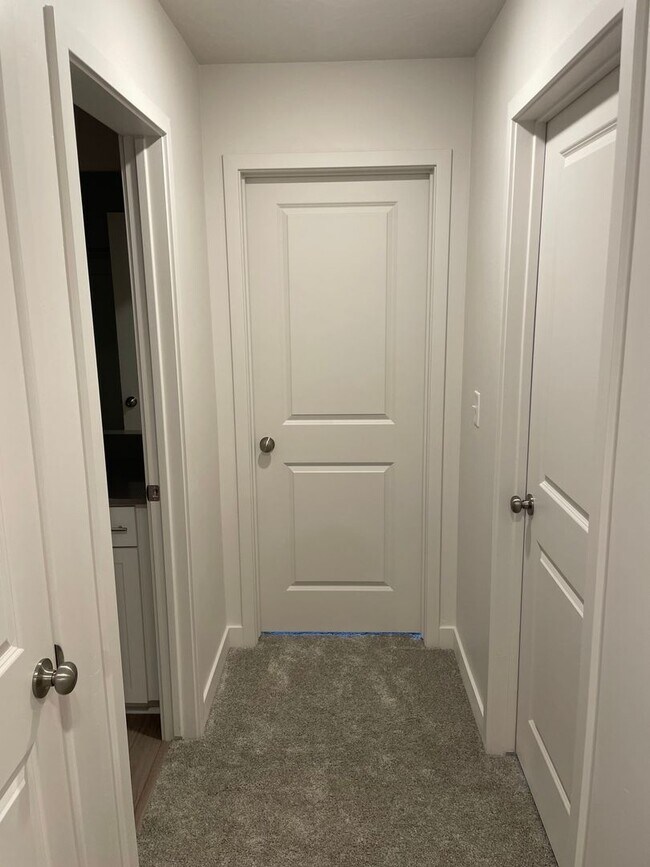 Building Photo - HUGE Townhome For Rent in Saratoga Springs!!