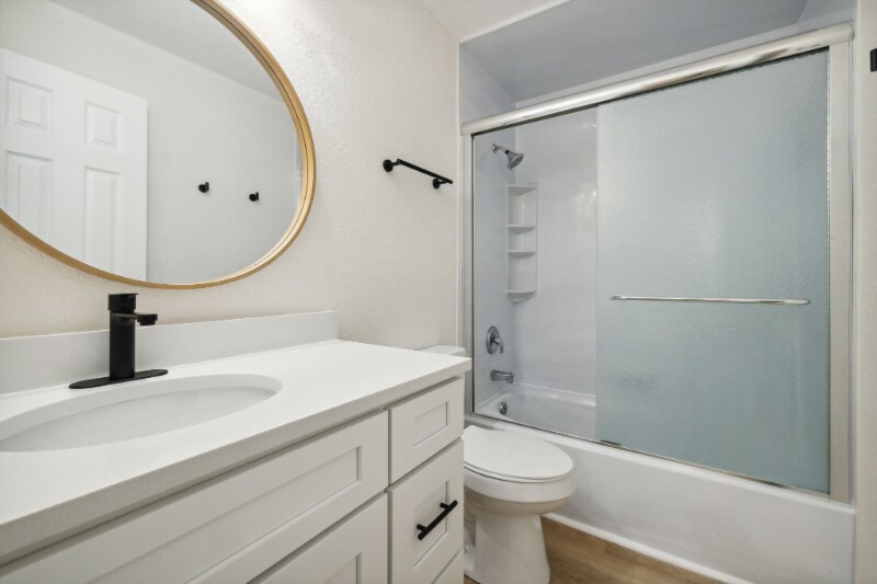 Building Photo - 2636 Sunnyside Dr