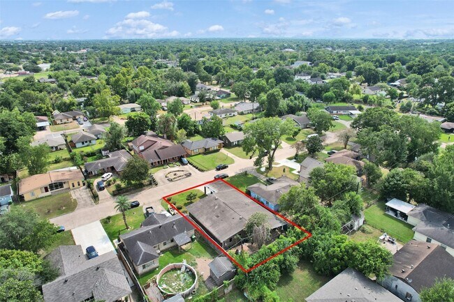 Building Photo - 5627 Southbrook Dr