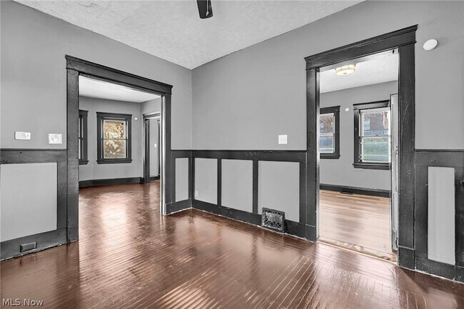 Building Photo - 2893 E 119th St