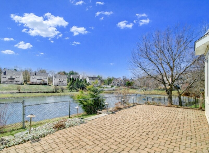 Building Photo - 8 Mulberry Ct