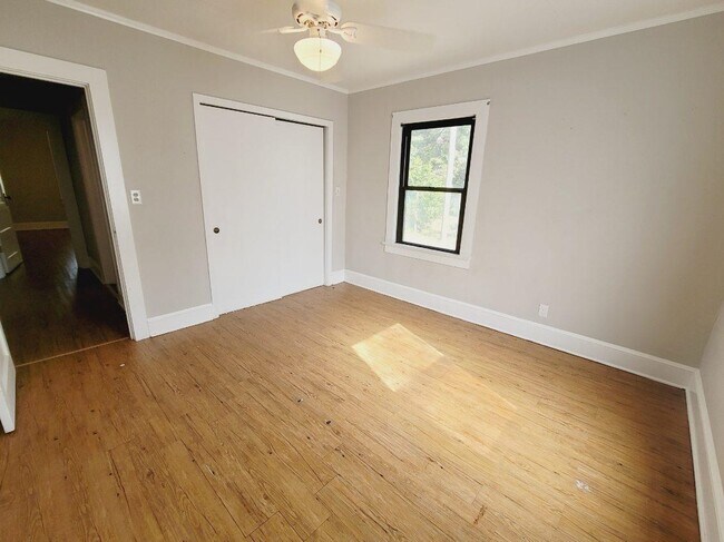 Building Photo - 526 N Adams St