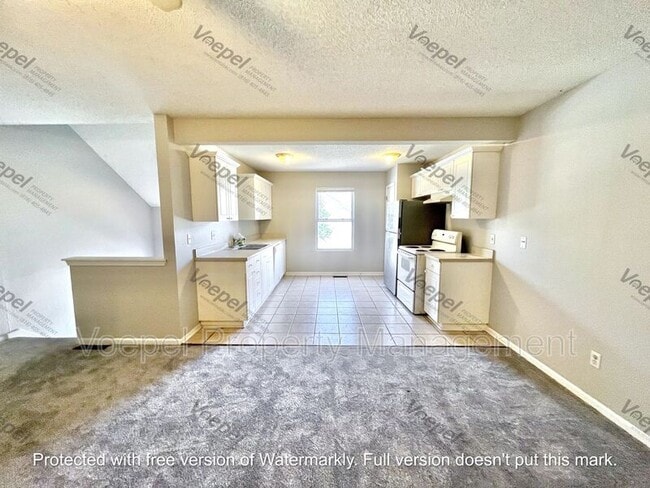 Building Photo - 5644 N Anita Ave