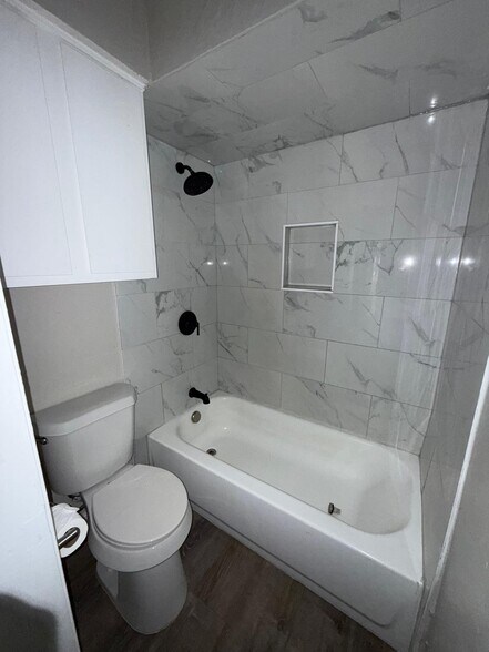 Building Photo - 211 Shrum Ct