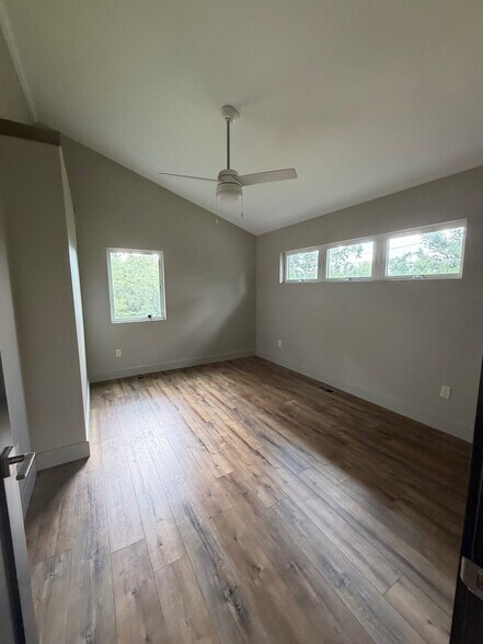 Building Photo - 82 Wood Ave
