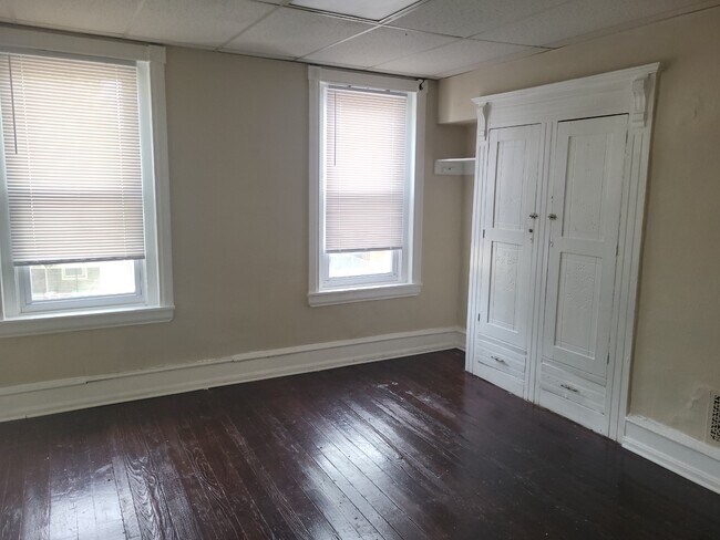 Building Photo - 4942 Westminster