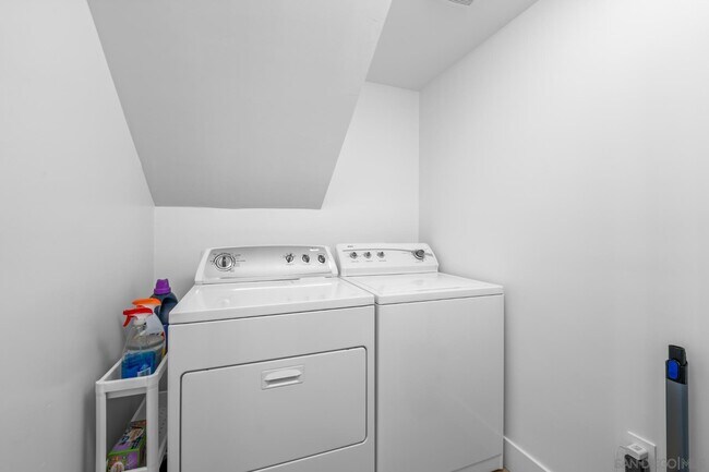 Building Photo - 92 Trinidad Bend