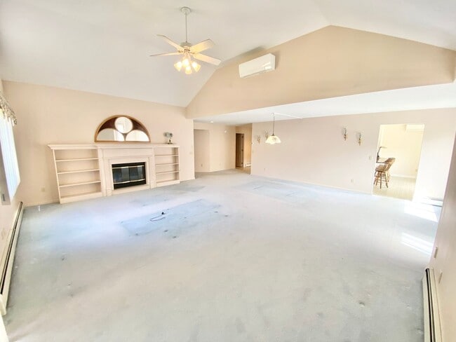 Building Photo - 3 Bedroom 2.5 Bathroom Condo in Williston