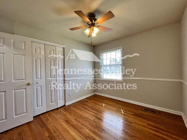 Building Photo - STUNNING 3 BED/2 BATH with Amazing Outdoor...