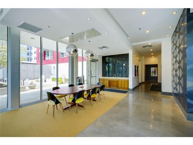 Building Photo - 901 S 2nd St