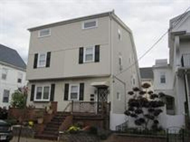 Building Photo - Erez Almog - Gilmore Street