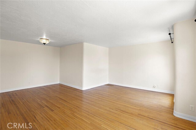 Building Photo - 976 S Coast Hwy