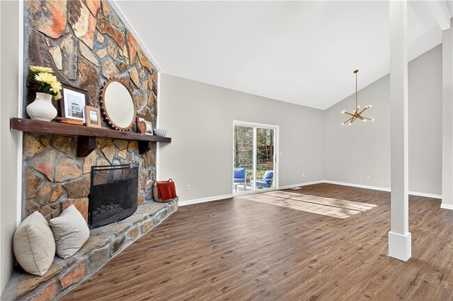 Building Photo - 4933 Dana Dr NE