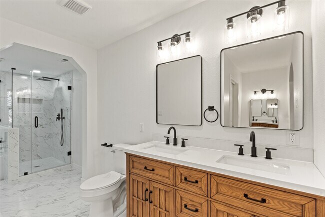 Building Photo - 5425 Jeffrey St