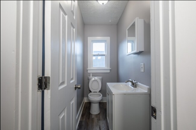 Building Photo - 4921 N 34th Ave