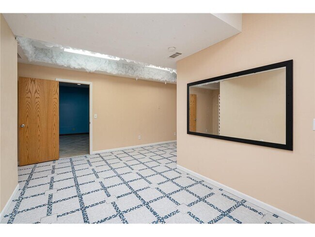 Building Photo - 3620 Saratoga Ln N