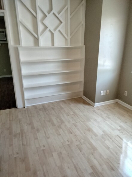 Building Photo - 3701 Sleeper Ave