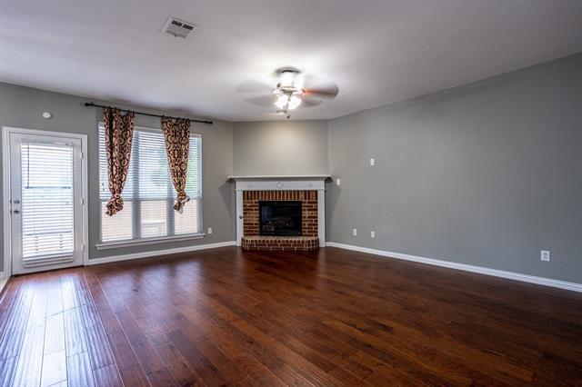Building Photo - 2208 Kingsley Dr