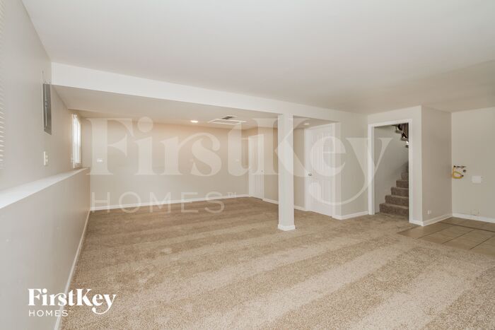 Building Photo - 1409 Chestnut Dr