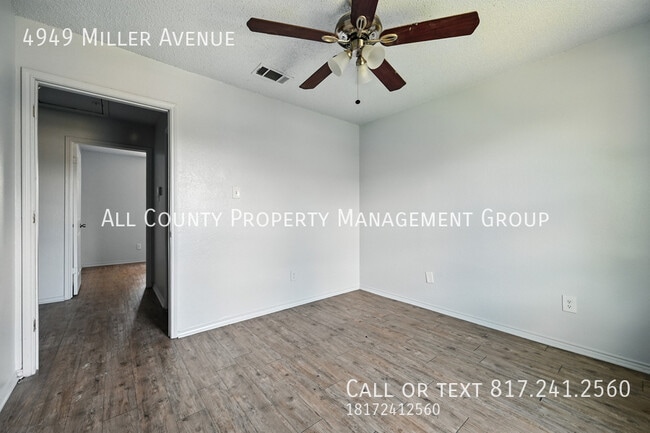 Building Photo - 4949 Miller Ave