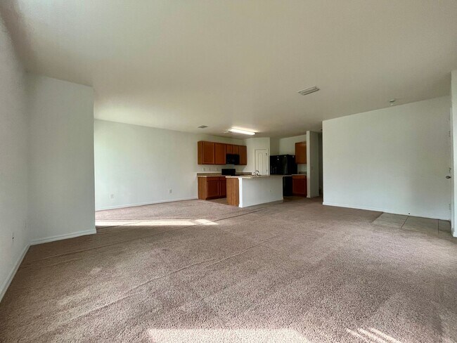 Building Photo - Plant City Townhome!!