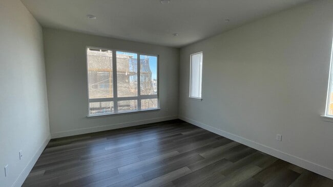 Building Photo - 2163 Stanford St
